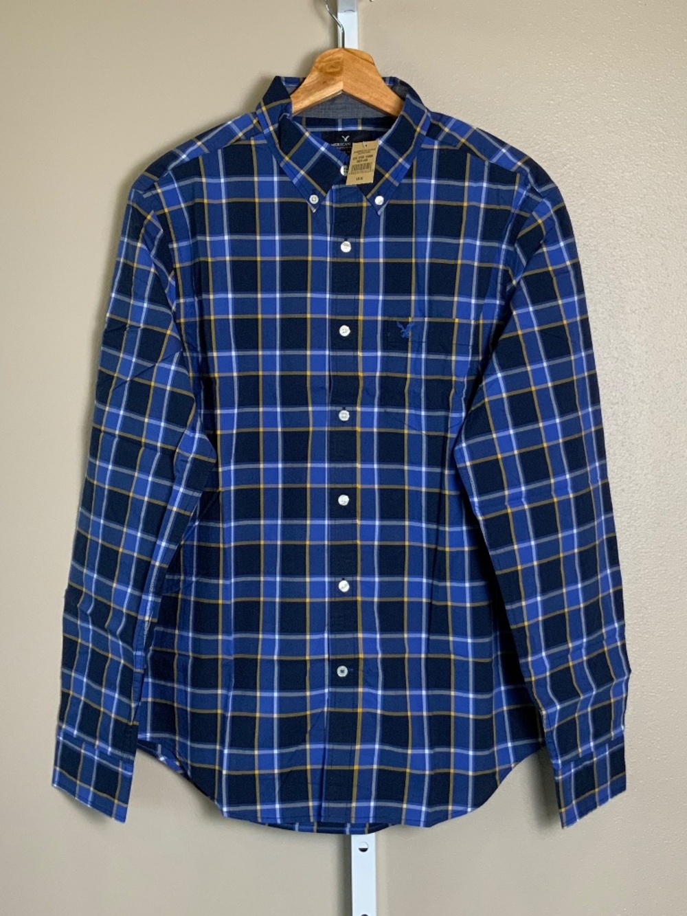 American Eagle Outfitters Classic Plaid Button Down Oxford Shirt